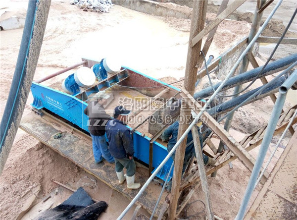 脫水振動篩現場
